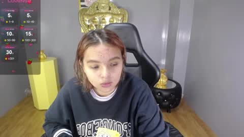 Snapshot of mia_foster_t chatting on October 26, 12:44 pm Mia online show from October 26, 12:44 pm