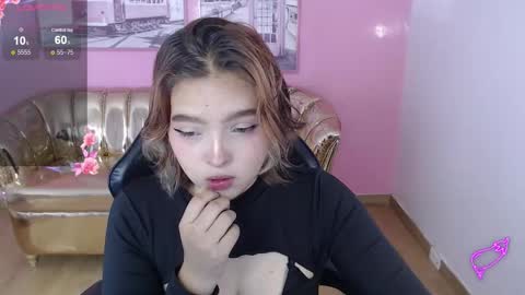 Snapshot of mia_foster_t chatting on November 6, 1:23 pm Mia online show from November 6, 1:23 pm