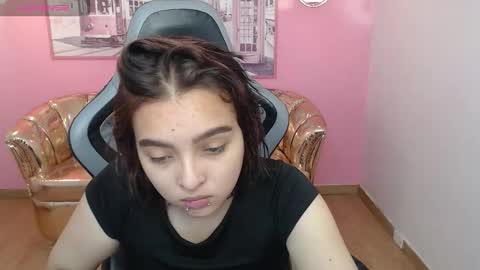 Snapshot of mia_foster_t chatting on November 30, 1:15 pm Mia online show from November 30, 1:15 pm