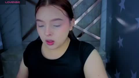 Mia online show from June 9, 1:12 pm