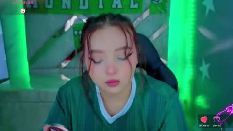 Mia online show from June 23, 2:04 pm