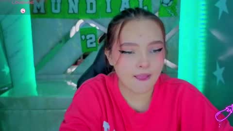 Mia online show from June 26, 2:21 pm