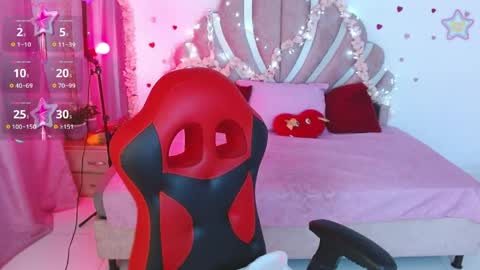 Snapshot of mia_fox666 chatting on June 8, 1:28 am mia online show from June 8, 1:28 am