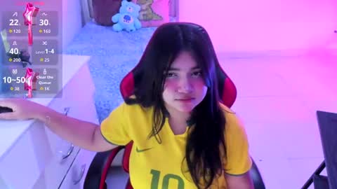 mia online show from July 8, 2:27 am