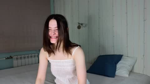 Snapshot of mia_g_ chatting on February 2, 5:53 am Mia online show from February 2, 5:53 am