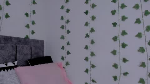 Snapshot of mia_garcia2 chatting on June 12, 9:35 pm MIA online show from June 12, 9:35 pm