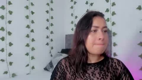 Snapshot of mia_garcia2 chatting on June 24, 10:42 pm MIA online show from June 24, 10:42 pm