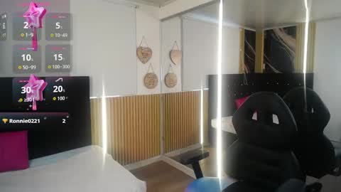 mia_garcia28 online show from January 15, 8:45 pm