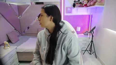 mia_garcia28 online show from March 17, 7:50 pm