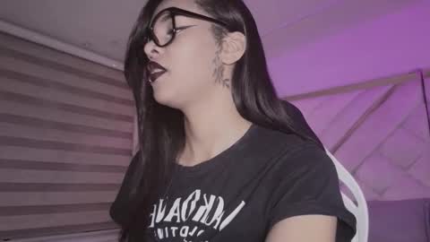 Mia online show from February 11, 3:00 am