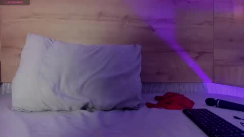  I am Mia  online show from December 22, 4:04 pm