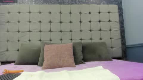 Snapshot of mia_hornny chatting on November 10, 1:10 pm Mia online show from November 10, 1:10 pm