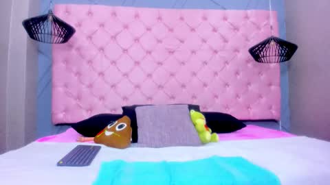 Snapshot of mia_hornny chatting on November 26, 12:28 pm Mia online show from November 26, 12:28 pm