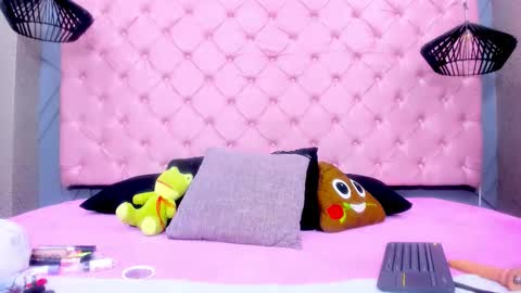 Snapshot of mia_hornny chatting on January 15, 1:37 pm Mia online show from January 15, 1:37 pm