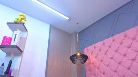 Snapshot of mia_hornny chatting on April 7, 1:11 pm Mia online show from April 7, 1:11 pm