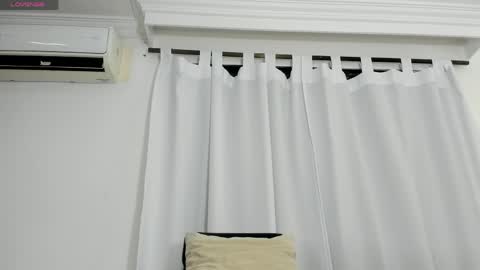 Snapshot of mia_hornny_ chatting on May 18, 4:07 am mia_hornny_ online show from May 18, 4:07 am