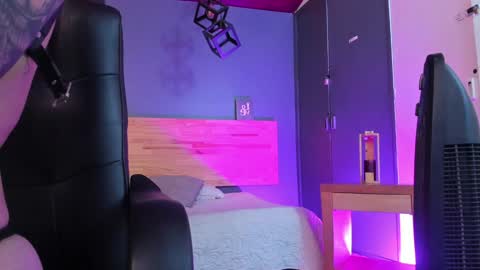 Snapshot of mia_jagger chatting on December 23, 8:25 pm Val online show from December 23, 8:25 pm