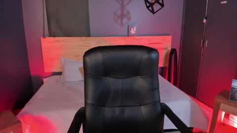 Snapshot of mia_jagger chatting on February 13, 8:13 pm Val online show from February 13, 8:13 pm