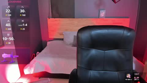 Snapshot of mia_jagger chatting on February 25, 8:19 pm Val online show from February 25, 8:19 pm