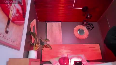 Snapshot of mia_jagger chatting on October 3, 12:24 pm Val online show from October 3, 12:24 pm