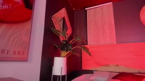 Snapshot of mia_jagger chatting on November 7, 11:43 am Val online show from November 7, 11:43 am