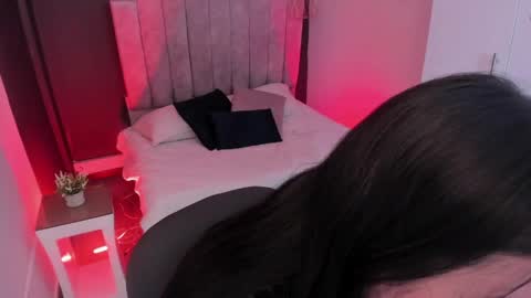 Val  online show from June 5, 10:04 pm