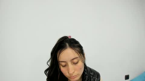 Snapshot of mia_kanee chatting on December 2, 11:29 pm mia kaneee online show from December 2, 11:29 pm