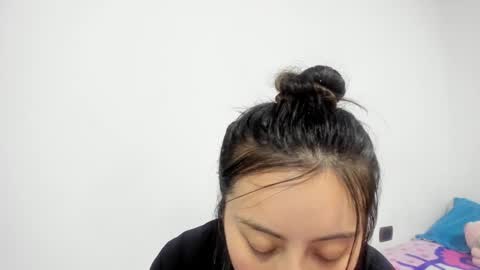 Snapshot of mia_kanee chatting on December 12, 3:21 am mia kaneee online show from December 12, 3:21 am