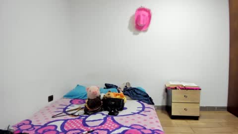 Snapshot of mia_kanee chatting on December 28, 10:02 pm mia kaneee online show from December 28, 10:02 pm