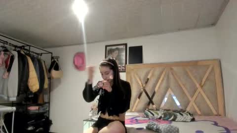 Snapshot of mia_kanee chatting on October 29, 8:21 pm mia kaneee online show from October 29, 8:21 pm