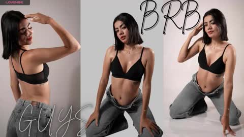 Mia online show from March 13, 3:02 am