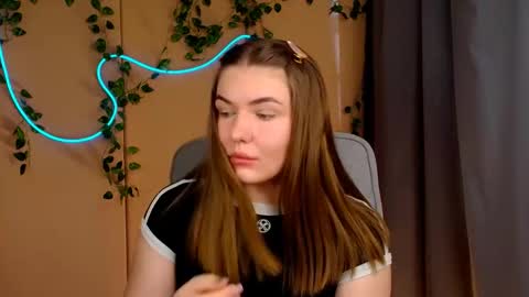 Snapshot of mia_lemm chatting on May 6, 6:30 am mia_lemm online show from May 6, 6:30 am