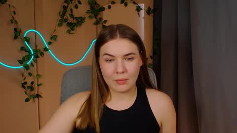 Snapshot of mia_lemm chatting on May 7, 6:52 am mia_lemm online show from May 7, 6:52 am