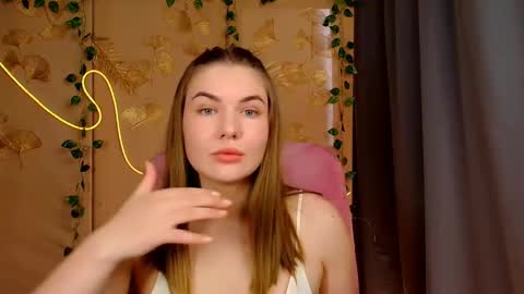 Snapshot of mia_lemm chatting on May 19, 6:42 am mia_lemm online show from May 19, 6:42 am
