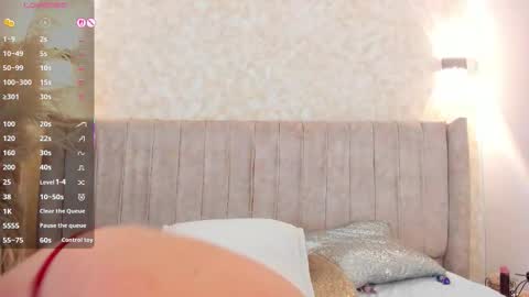 Snapshot of mia_lourence chatting on October 6, 12:13 pm Mia online show from October 6, 12:13 pm