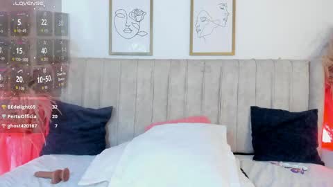 Mia online show from May 11, 4:04 pm