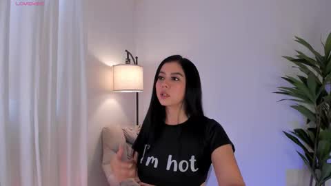 Snapshot of mia_love__ chatting on October 20, 1:22 pm MIA LOVE online show from October 20, 1:22 pm