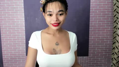 M I A online show from October 14, 8:26 am