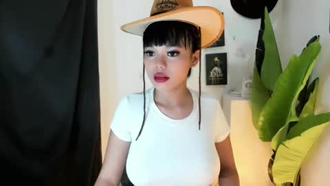 Snapshot of mia_lover9 chatting on June 7, 4:16 am M I A online show from June 7, 4:16 am