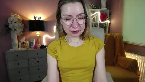 Snapshot of mia_luxx92 chatting on December 29, 11:07 am Mia online show from December 29, 11:07 am