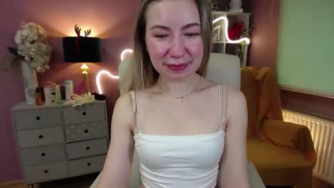 Snapshot of mia_luxx92 chatting on January 5, 10:43 am Mia online show from January 5, 10:43 am