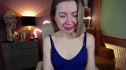 Snapshot of mia_luxx92 chatting on January 18, 7:49 am Mia online show from January 18, 7:49 am