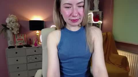 Snapshot of mia_luxx92 chatting on January 23, 7:54 am Mia online show from January 23, 7:54 am