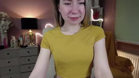 Snapshot of mia_luxx92 chatting on February 1, 7:57 am Mia online show from February 1, 7:57 am