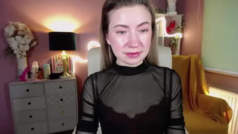 Snapshot of mia_luxx92 chatting on February 8, 7:37 am Mia online show from February 8, 7:37 am