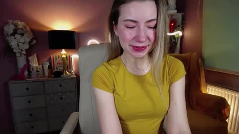 Snapshot of mia_luxx92 chatting on February 13, 7:35 am Mia online show from February 13, 7:35 am