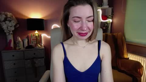 Snapshot of mia_luxx92 chatting on February 17, 7:47 am Mia online show from February 17, 7:47 am