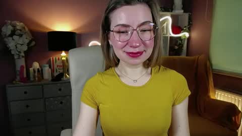 Snapshot of mia_luxx92 chatting on February 20, 8:06 am Mia online show from February 20, 8:06 am