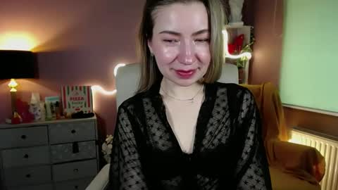 Snapshot of mia_luxx92 chatting on February 24, 10:59 am Mia online show from February 24, 10:59 am