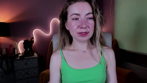 Snapshot of mia_luxx92 chatting on September 18, 6:48 am Mia online show from September 18, 6:48 am